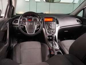 Хетчбэк Opel Astra 2012 года, 859000 рублей, Воронеж