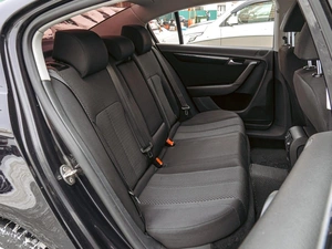 Седан Volkswagen Passat 2011 года, 1020000 рублей, Краснодар