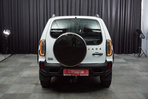 Внедорожник ВАЗ (LADA) Niva Travel 2022 года, 900000 рублей, Красноярск