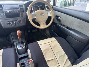 Седан Nissan Tiida 2006 года, 300000 рублей, Солонцы