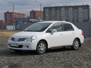 Седан Nissan Tiida Latio 2011 года, 530000 рублей, Красноярск
