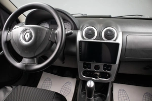Седан Renault Logan 2010 года, 549000 рублей, Оренбург