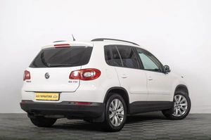 Внедорожник Volkswagen Tiguan 2010 года, 1179000 рублей, Томск