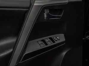 Внедорожник Toyota RAV4 2018 года, 2319000 рублей, Красноярск