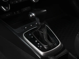 Хетчбэк Kia Rio X-Line 2018 года, 1450000 рублей, Омск