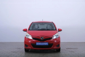 Хетчбэк Toyota Vitz 2011 года, 769000 рублей, Омск