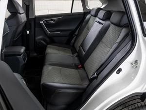 Внедорожник Toyota RAV4 2025 года, 4140000 рублей, Краснодар