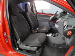 Хетчбэк Peugeot 107 2011 года, 509000 рублей, Воронеж