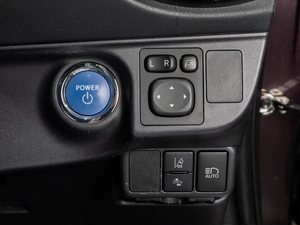 Хетчбэк Toyota Aqua 2016 года, 1069000 рублей, Тюмень