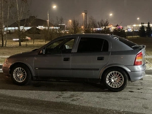 Хетчбэк Opel Astra 2003 года, 290000 рублей, Красноярск
