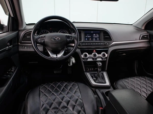 Седан Hyundai Elantra 2019 года, 1349000 рублей, Большой Сочи