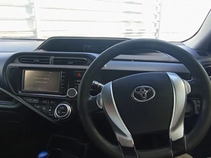 Хетчбэк Toyota Aqua 2015 года, 1093200 рублей, Красноярск