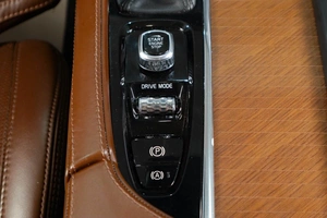 Внедорожник Volvo XC90 2018 года, 4119000 рублей, Тюмень