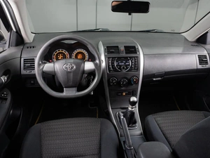 Седан Toyota Corolla 2011 года, 930000 рублей, Тюмень