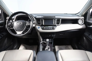 Внедорожник Toyota RAV4 2017 года, 2639000 рублей, Новосибирск