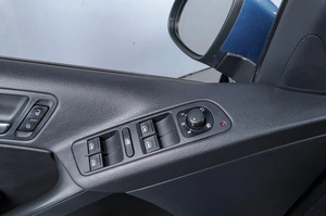 Внедорожник Volkswagen Tiguan 2011 года, 1329000 рублей, Челябинск