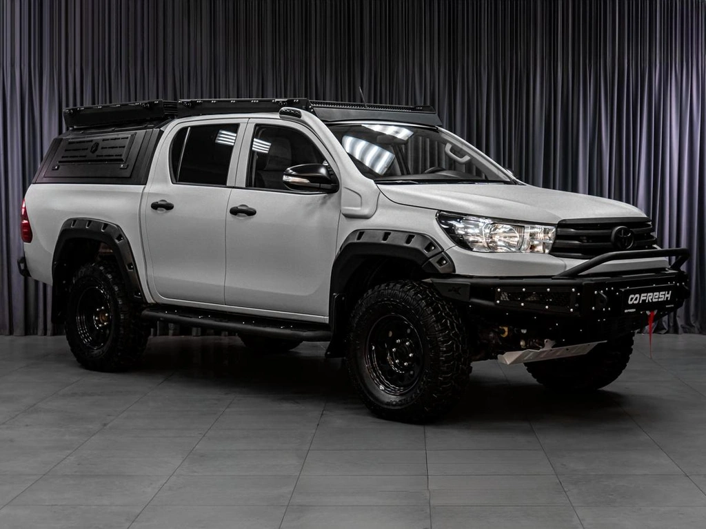 Пикап Toyota Hilux 2017 года, 3299000 рублей, Тюмень