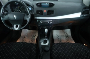 Седан Renault Fluence 2010 года, 849000 рублей, Омск