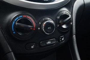 Седан Hyundai Solaris 2011 года, 636000 рублей, Ульяновск