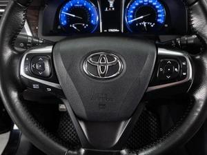 Седан Toyota Camry 2015 года, 2049000 рублей, Тюмень