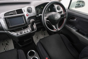 Минивэн Honda Stream 2008 года, 949000 рублей, Красноярск