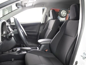 Внедорожник Toyota RAV4 2015 года, 2850000 рублей, Омск