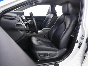 Седан Toyota Camry 2021 года, 3399055 рублей, Москва
