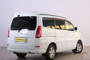 Минивэн Nissan Serena 2002 года, 689000 рублей, Омск