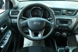 Седан Kia Rio 2013 года, 599000 рублей, Омск