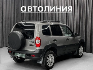 Внедорожник Chevrolet Niva 2018 года, 835000 рублей, Красноярск