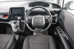 Минивэн Toyota Sienta 2019 года, 1329000 рублей, Красноярск