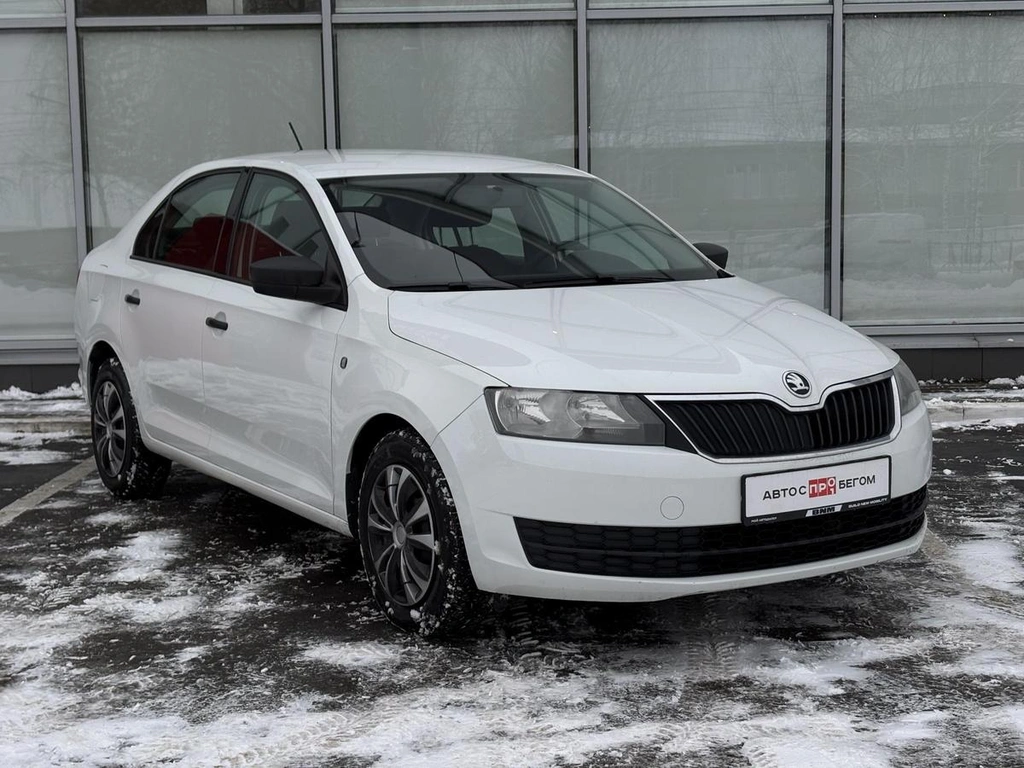 Хэтчбек Skoda Rapid 2015 года, 820000 рублей, Брянск