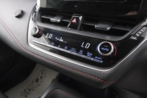 Хетчбэк Toyota Corolla 2018 года, 1519000 рублей, Красноярск