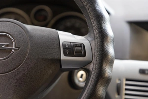 Хетчбэк Opel Astra 2012 года, 669000 рублей, Новосибирск