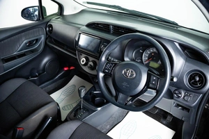 Хетчбэк Toyota Vitz 2017 года, 999000 рублей, Пермь