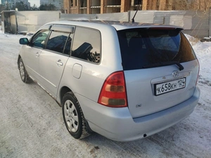 Универсал Toyota Corolla Fielder 2004 года, 460000 рублей, Красноярск