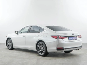 Седан Lexus ES 2020 года, 3227077 рублей, Москва