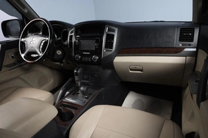 Внедорожник Mitsubishi Pajero 2015 года, 3099000 рублей, Новосибирск