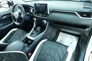 Внедорожник Toyota RAV4 2021 года, 3799000 рублей, Омск