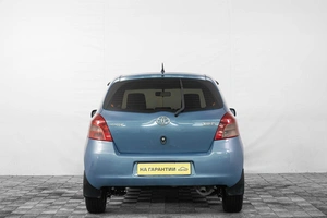 Хетчбэк Toyota Yaris 2007 года, 669000 рублей, Кемерово