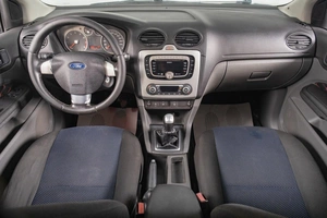 Хетчбэк Ford Focus 2007 года, 399000 рублей, Томск