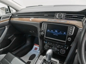 Седан Volkswagen Passat 2016 года, 1990000 рублей, Красноярск
