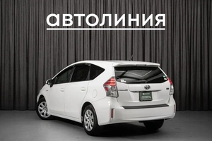 Универсал Toyota Prius Alpha 2015 года, 1300000 рублей, Красноярск