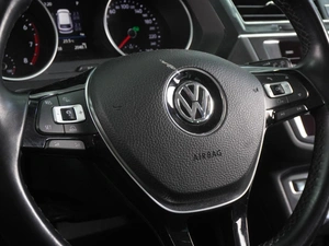 Внедорожник Volkswagen Tiguan 2018 года, 2269000 рублей, Воронеж
