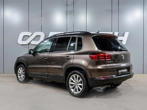 Внедорожник Volkswagen Tiguan 2016 года, 1589000 рублей, Воронеж