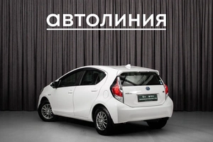 Хетчбэк Toyota Aqua 2014 года, 900000 рублей, Красноярск