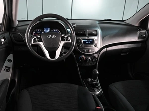 Седан Hyundai Solaris 2014 года, 1059000 рублей, Аксай