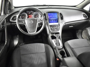 Седан Opel Astra 2013 года, 695200 рублей, Казань