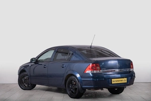 Седан Opel Astra 2011 года, 669000 рублей, Томск