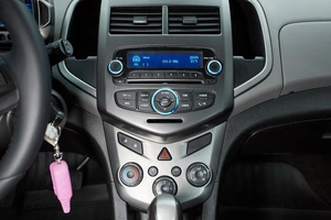 Седан Chevrolet Aveo 2013 года, 690000 рублей, Красноярск